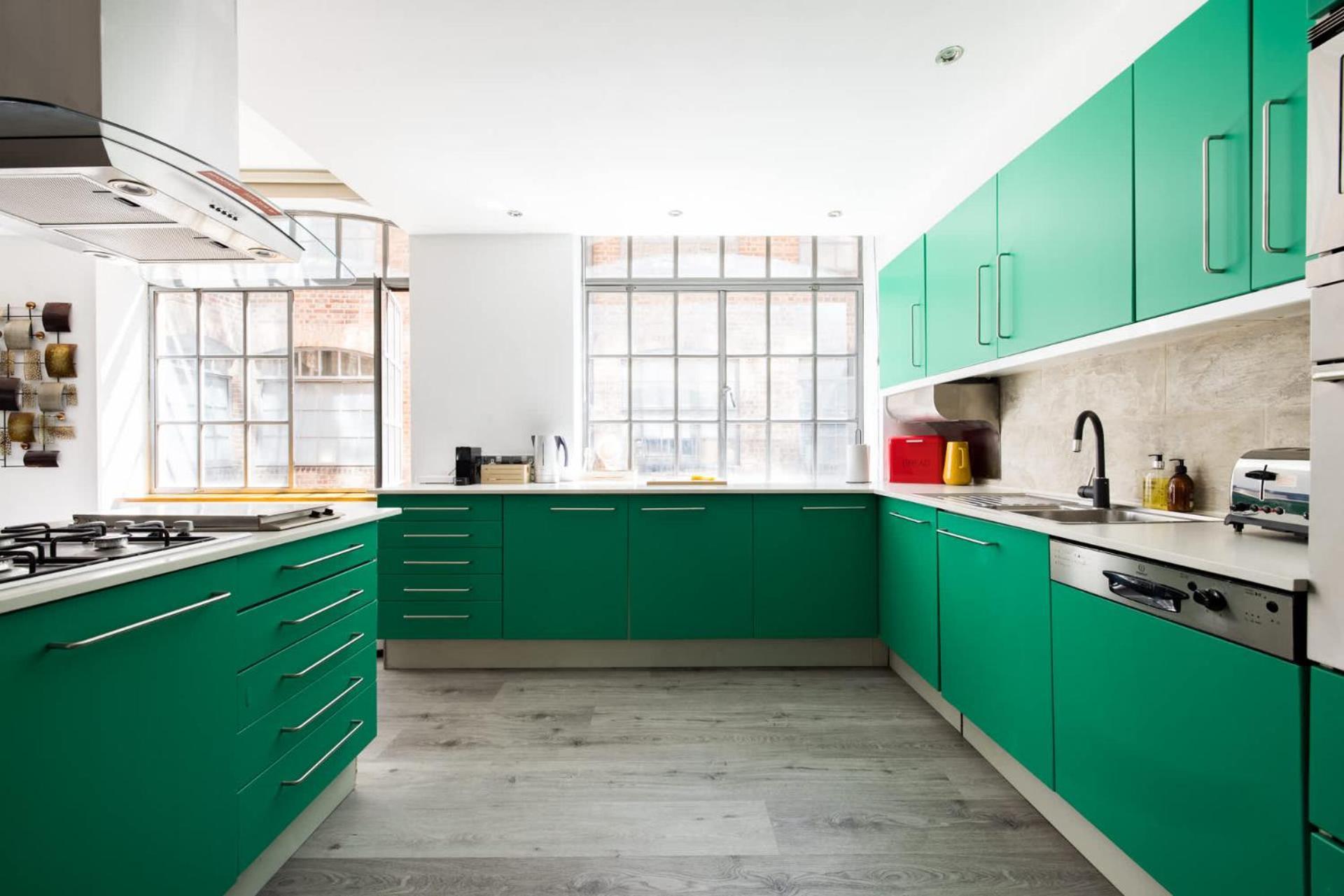 Soho Warehouse Loft With Concierge Londen